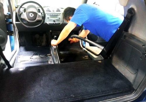 Limpieza de la tapicería del coche Limpieza de la tapicería del coche